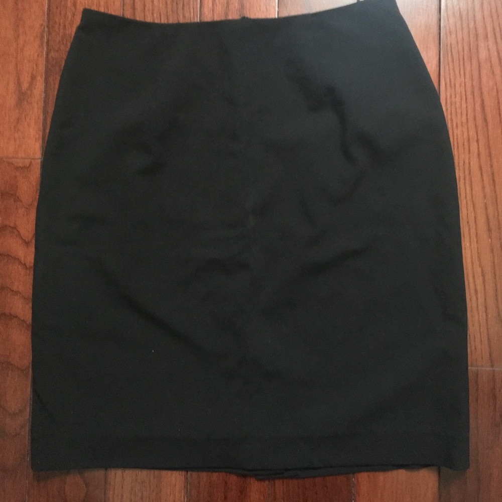 Basic black skirt